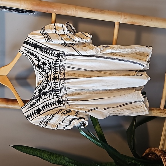 EDISTO Embroidered Peasant Top - Picture 2 of 6